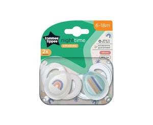 Tommee Tippee Closer to Nature Night Time Soothers 6-18 Months 2 Pack (Colours selected at random)